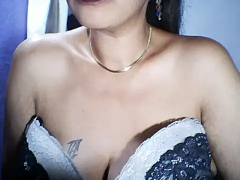 layanah12 online show from 11/02/25, 05:29