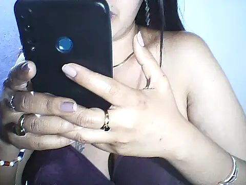 layanah12 online show from 01/11/26, 07:10