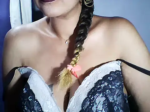 Snapshot of layanah12 chatting on 10/07/25, 02:40 layanah12 online show from 10/07/25, 02:40