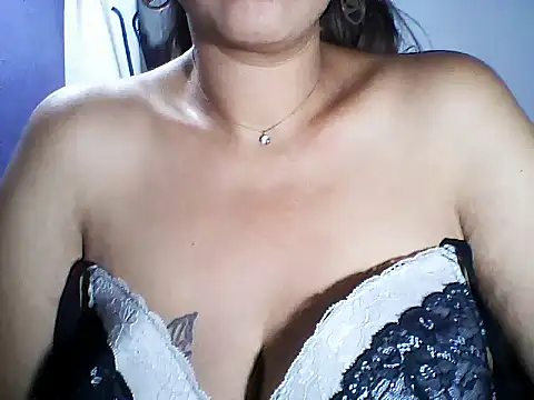 layanah12 online show from 12/03/25, 03:33