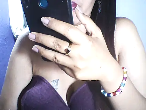 layanah12 online show from 01/13/26, 07:18