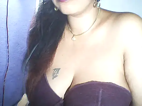 layanah12 online show from 04/29/26, 08:04