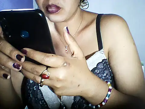 Snapshot of layanah12 chatting on 09/30/25, 03:07 layanah12 online show from 09/30/25, 03:07