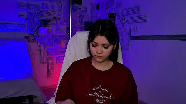 EvaThopson online show from 02/15/26, 06:03