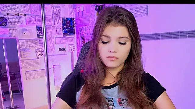 EvaThopson online show from 09/19/25, 06:17