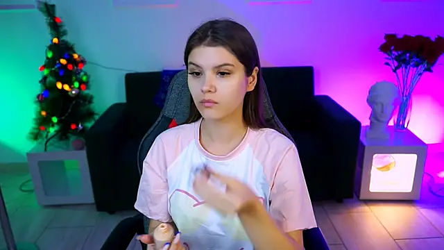 EvaThopson online show from 12/14/25, 06:08