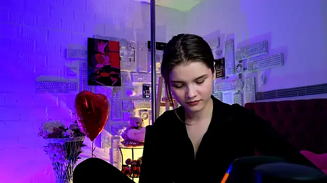 EvaThopson online show from 02/13/25, 03:24