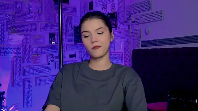 EvaThopson online show from 02/01/25, 12:04