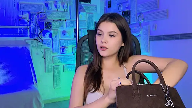 EvaThopson online show from 12/05/25, 12:37