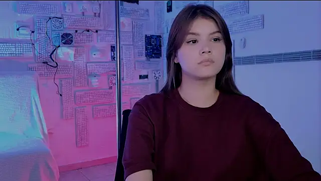 EvaThopson online show from 11/18/25, 12:08