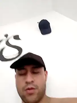 Snapshot of Hxnsovrgon chatting on 01/06/26, 06:23 Hxnsovrgon online show from 01/06/26, 06:23