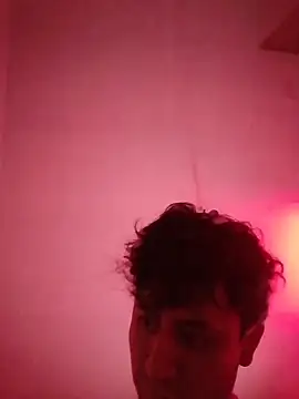 Snapshot of Hxnsovrgon chatting on 10/21/25, 12:11 Hxnsovrgon online show from 10/21/25, 12:11