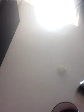 Snapshot of Hxnsovrgon chatting on 10/23/25, 09:24 Hxnsovrgon online show from 10/23/25, 09:24