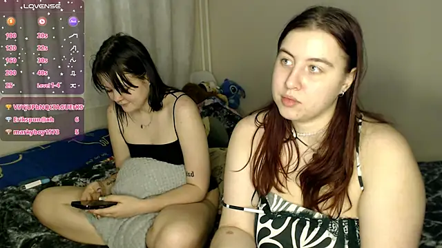 Snapshot of BettyandRich_ chatting on 03/02/25, 03:19 BettyandRich online show from 03/02/25, 03:19