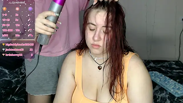 Snapshot of BettyandRich_ chatting on 02/09/25, 11:47 BettyandRich online show from 02/09/25, 11:47