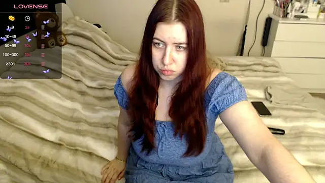 Snapshot of BettyandRich_ chatting on 11/12/25, 08:40 BettyandRich online show from 11/12/25, 08:40