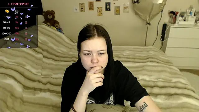 Snapshot of BettyandRich_ chatting on 11/29/25, 08:58 BettyandRich online show from 11/29/25, 08:58