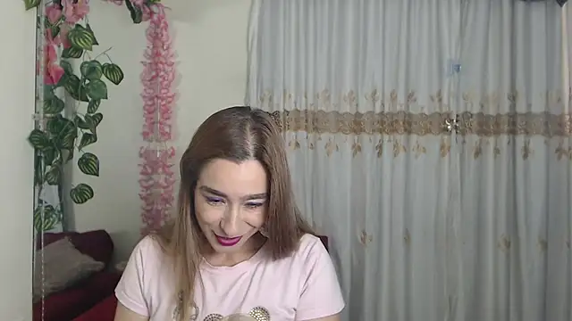Snapshot of Madam_dali chatting on 02/18/25, 04:25 Madam dali online show from 02/18/25, 04:25