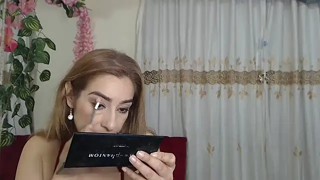 Snapshot of Madam_dali chatting on 02/22/25, 12:40 Madam dali online show from 02/22/25, 12:40