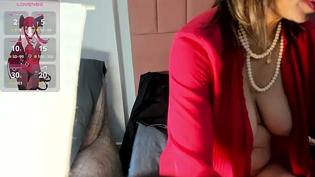 Snapshot of JennieRosse chatting on 05/20/26, 12:35 JennieRosse online show from 05/20/26, 12:35
