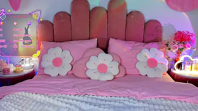 GiaCale online show from 11/18/25, 02:53