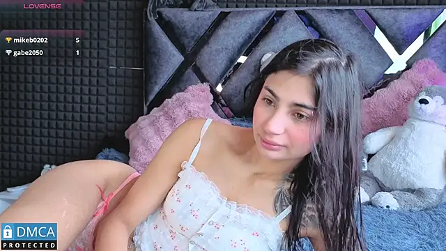 SolBeaumont1 online show from 11/17/25, 07:07