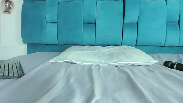 mia  fernandez online show from 03/21/26, 07:07