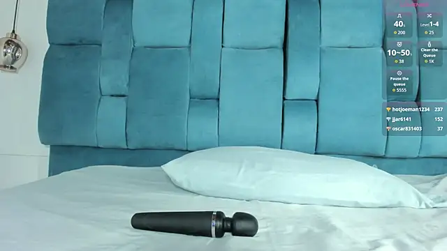 mia  fernandez online show from 03/12/26, 07:07