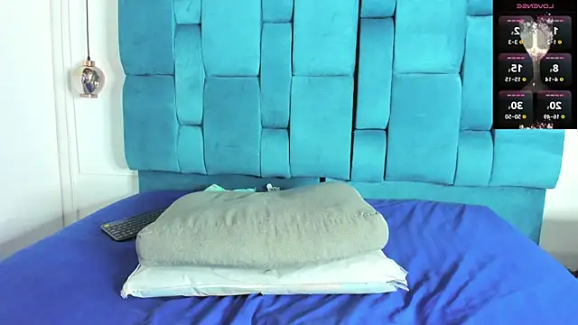 mia  fernandez online show from 11/14/25, 07:06