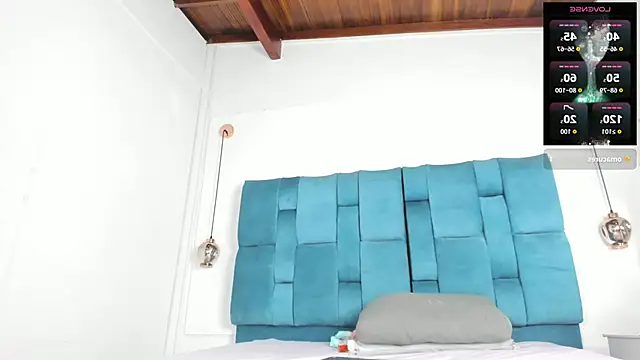 mia  fernandez online show from 11/23/25, 07:13