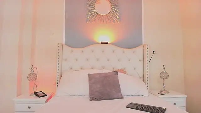 Ambar Collingg online show from 09/16/25, 01:45