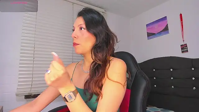 Snapshot of Selenakyle92_ chatting on 09/11/25, 08:20 Selenakyle92  online show from 09/11/25, 08:20