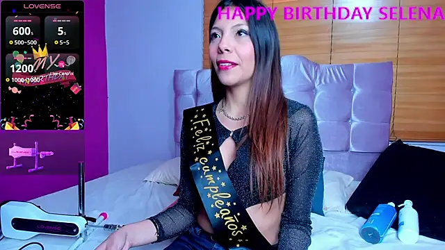Snapshot of Selenakyle92_ chatting on 02/01/25, 06:51 Selenakyle92  online show from 02/01/25, 06:51