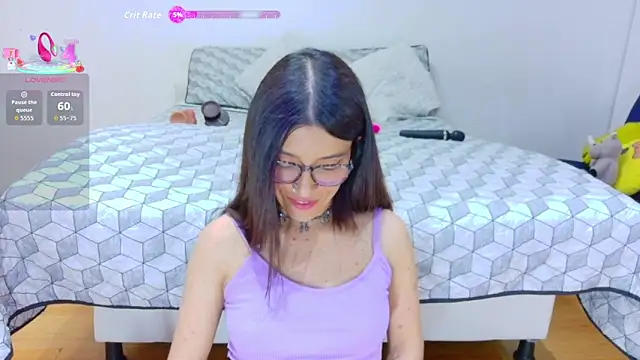  lucysmith online show from 11/25/25, 04:24