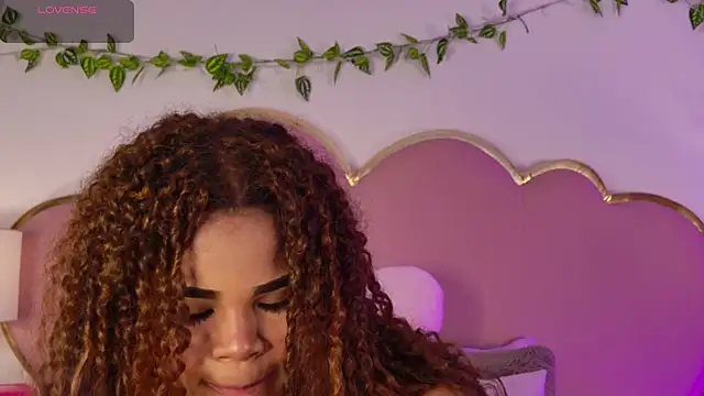 Snapshot of NahiaraReina chatting on 06/22/26, 01:30 NahiaraReina online show from 06/22/26, 01:30