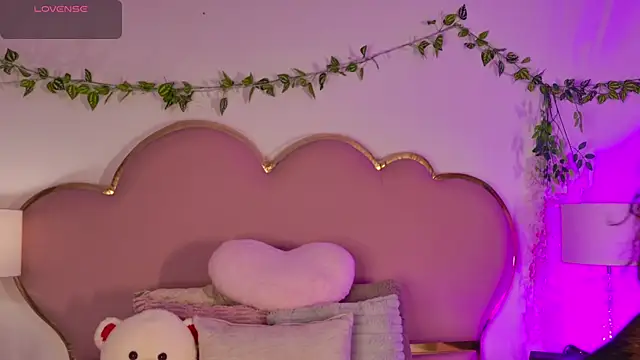 Snapshot of NahiaraReina chatting on 06/25/26, 01:38 NahiaraReina online show from 06/25/26, 01:38