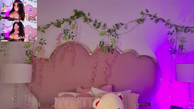 NahiaraReina online show from 03/26/26, 01:42