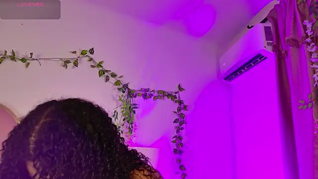 Snapshot of NahiaraReina chatting on 05/20/26, 01:30 NahiaraReina online show from 05/20/26, 01:30