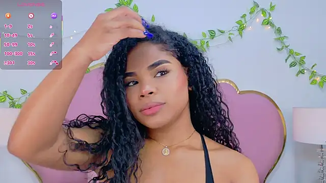 NahiaraReina online show from 11/27/25, 01:33