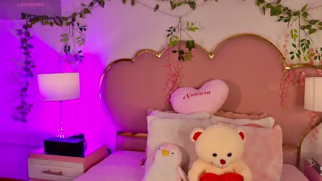 Snapshot of NahiaraReina chatting on 04/24/26, 01:57 NahiaraReina online show from 04/24/26, 01:57