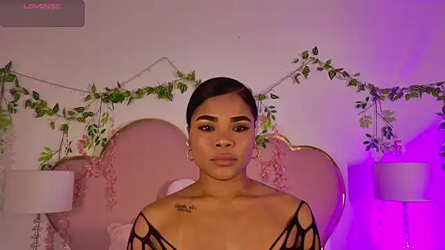 Snapshot of NahiaraReina chatting on 05/02/26, 02:00 NahiaraReina online show from 05/02/26, 02:00