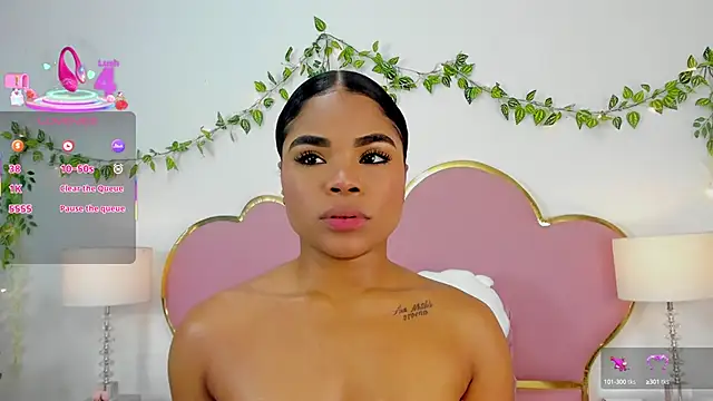 NahiaraReina online show from 09/11/25, 01:22