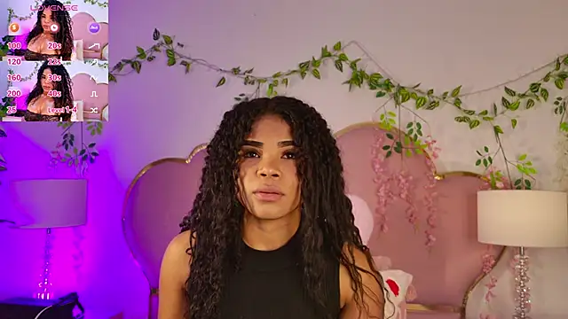 NahiaraReina online show from 04/14/26, 01:16