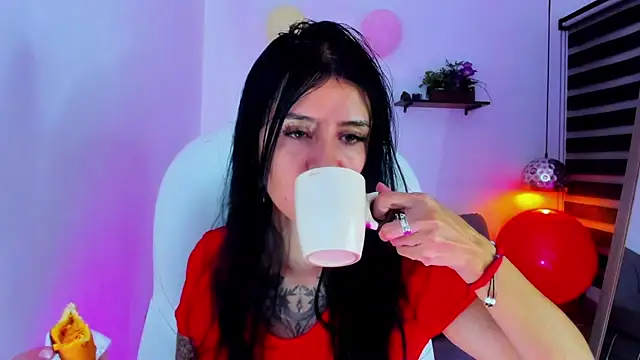 yenny garcia online show from 10/31/25, 01:30