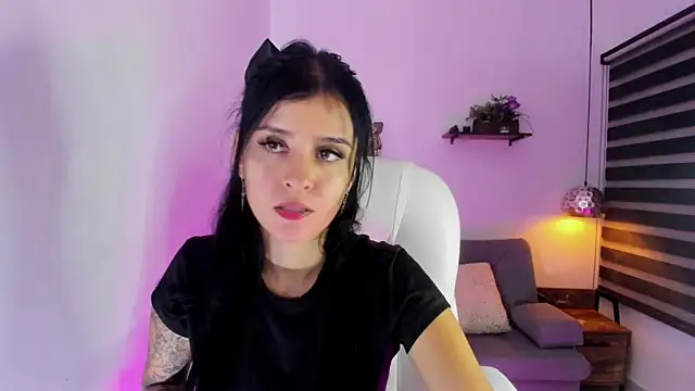 Snapshot of yenny_garcia chatting on 10/01/25, 06:34 yenny garcia online show from 10/01/25, 06:34
