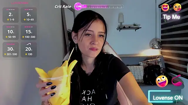 Snapshot of yenny_garcia chatting on 04/18/26, 02:41 yenny garcia online show from 04/18/26, 02:41