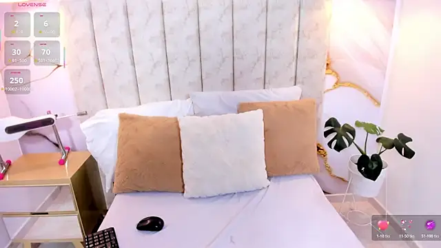 LauraSmith-01 online show from 04/10/26, 09:44