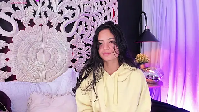 Snapshot of Mindy_sweety chatting on 02/14/26, 01:11 Mindy sweety online show from 02/14/26, 01:11