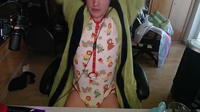 BabyDracoDarkfang online show from 04/17/26, 06:38