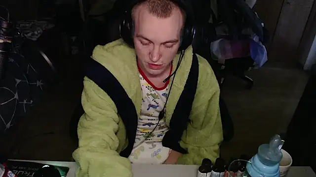 BabyDracoDarkfang online show from 05/12/26, 05:52